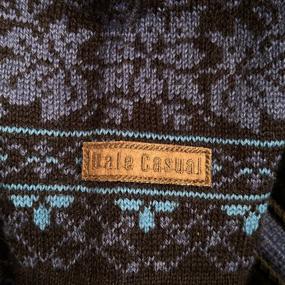Dale of Norway | Cardigan Sweater - Floral Wool - Picture 4 of 12